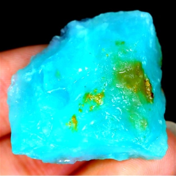 Peruvian 30.14 Carats Rare Andean Blue Opal Rough - Picture 1 of 17